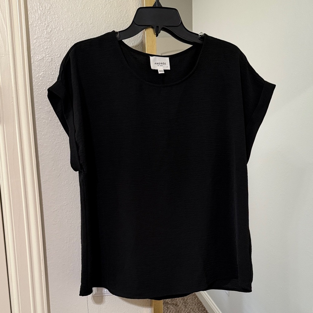 Andree Black Short Sleeve Crewneck Top